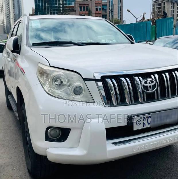 Toyota Land Cruiser 2012