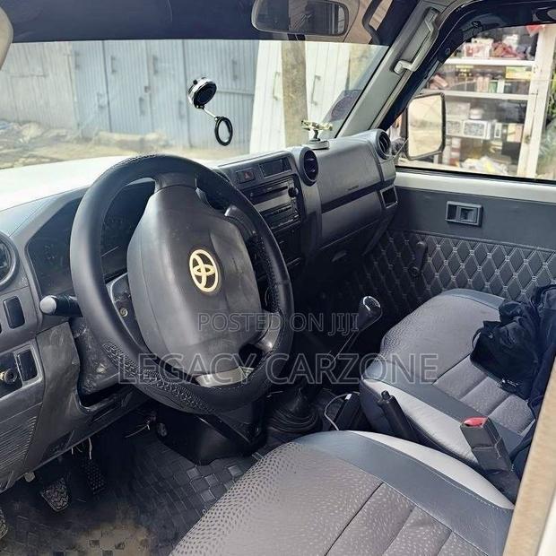 Toyota Land Cruiser 2012 White