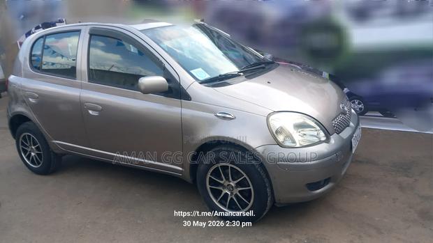 Toyota Yaris 2004 Gray