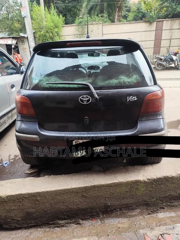 Toyota Vitz 2004 Black