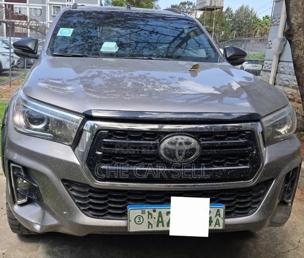 Toyota Hilux 2019 Gray