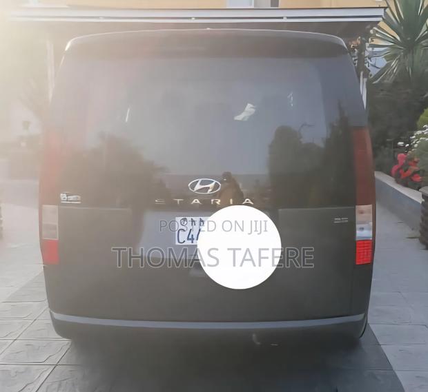 Hyundai Staria 2022 Black