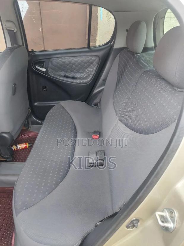 Toyota Vitz 2004