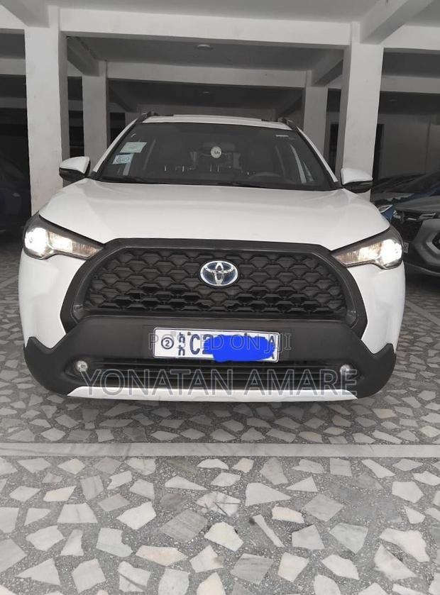 Toyota Corolla Cross Hybrid 2023 White