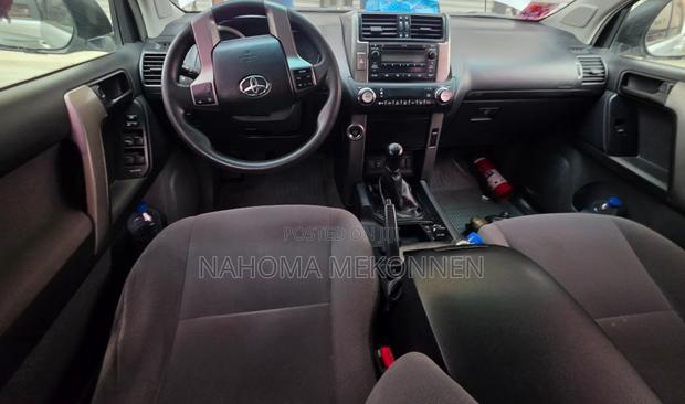 Toyota Land Cruiser Prado 2014 Silver
