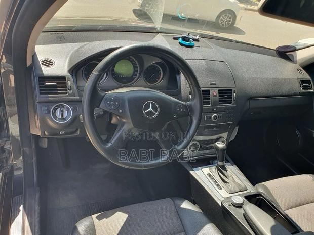 Mercedes-Benz C180 2010 Black