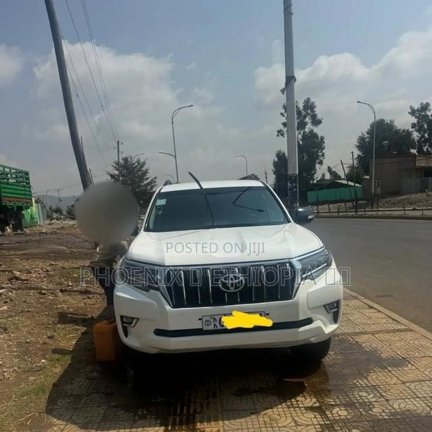 Toyota Land Cruiser Prado 2018 White