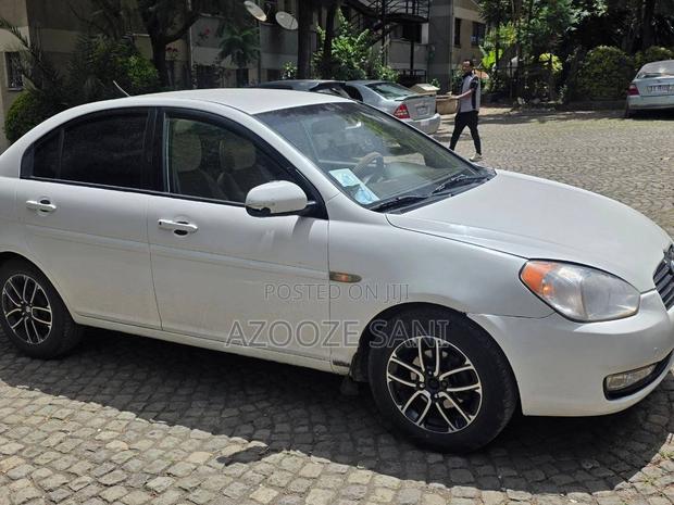 Hyundai Accent 2010 White