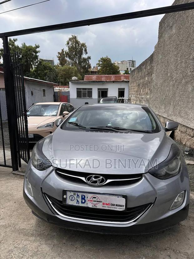 Hyundai Avante 2013 Gray
