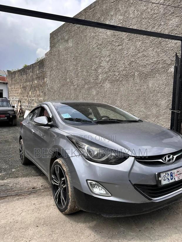 Hyundai Avante 2013 Gray