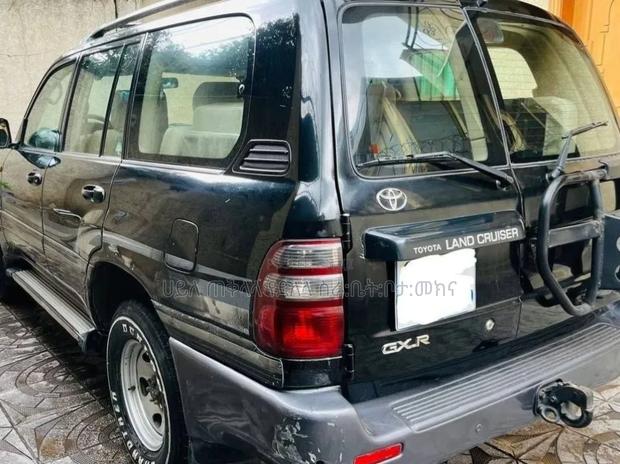 Toyota Land Cruiser 2005 Gray