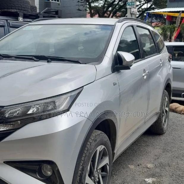 Toyota Rush 2022 Off white