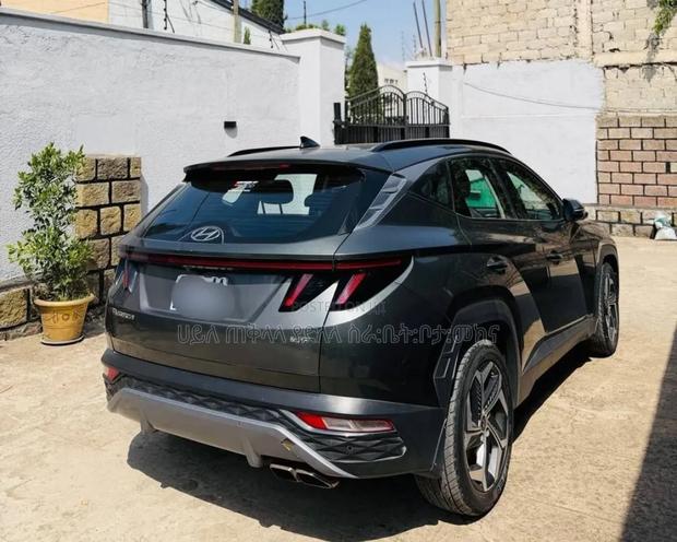 Hyundai Tucson 2022 Maroon