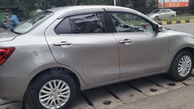Suzuki Dzire 2022 Silver
