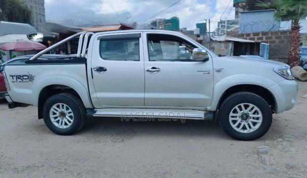 Toyota Hilux 2.5 D-4D 2007 Silver