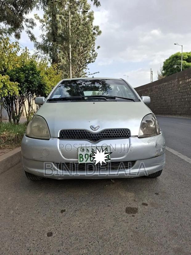 Toyota Vitz 1.0 FWD 3dr 2001 Silver