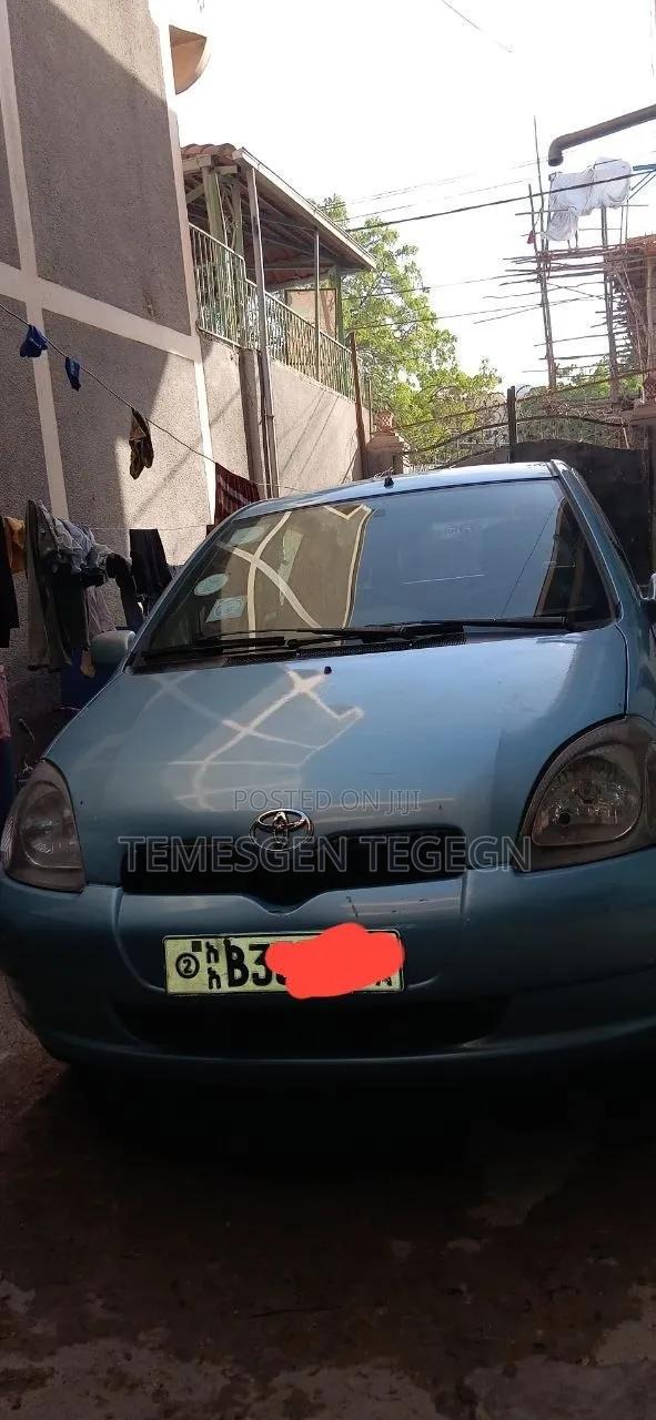 Toyota Vitz 2001 Blue