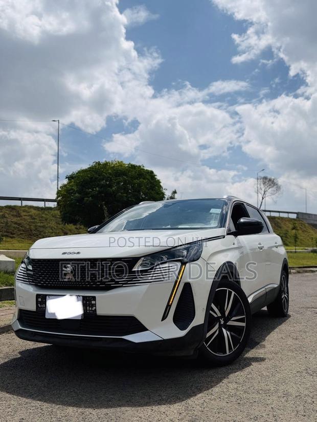 Peugeot 5008 2021 White