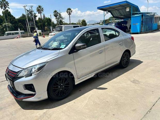 Mitsubishi Attrage 2023 Silver