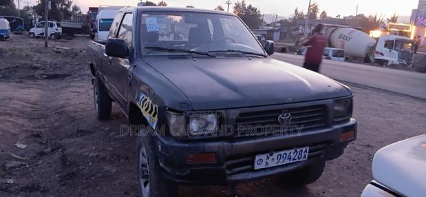 Toyota Hilux 1995 Black