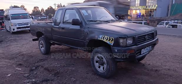 Toyota Hilux 1995 Black