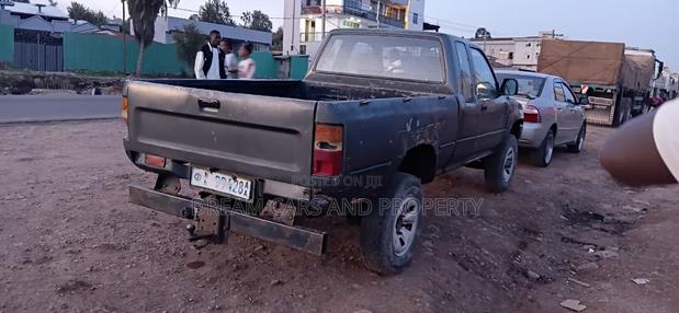 Toyota Hilux 1995 Black