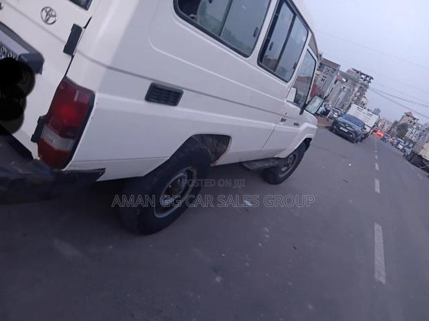 Toyota Land Cruiser 2017 White