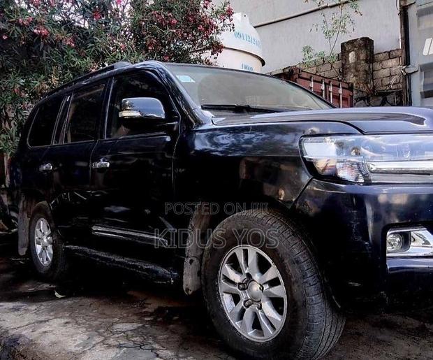 Toyota Land Cruiser 2013 Black
