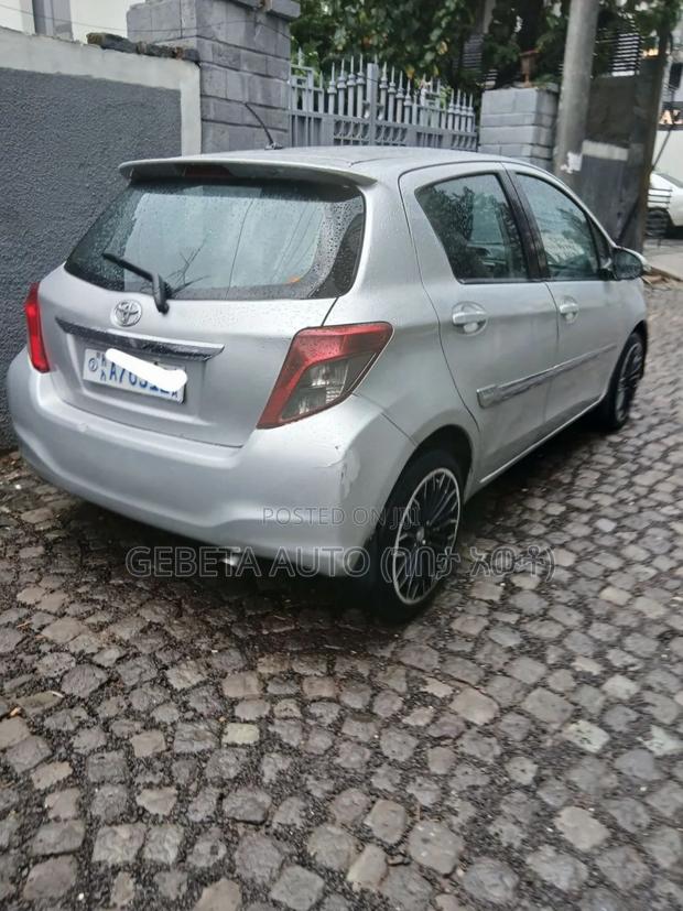 Toyota Yaris 2012