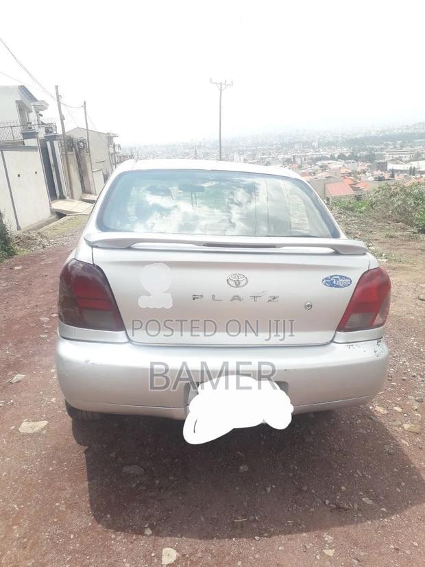Toyota Platz 2001 Silver