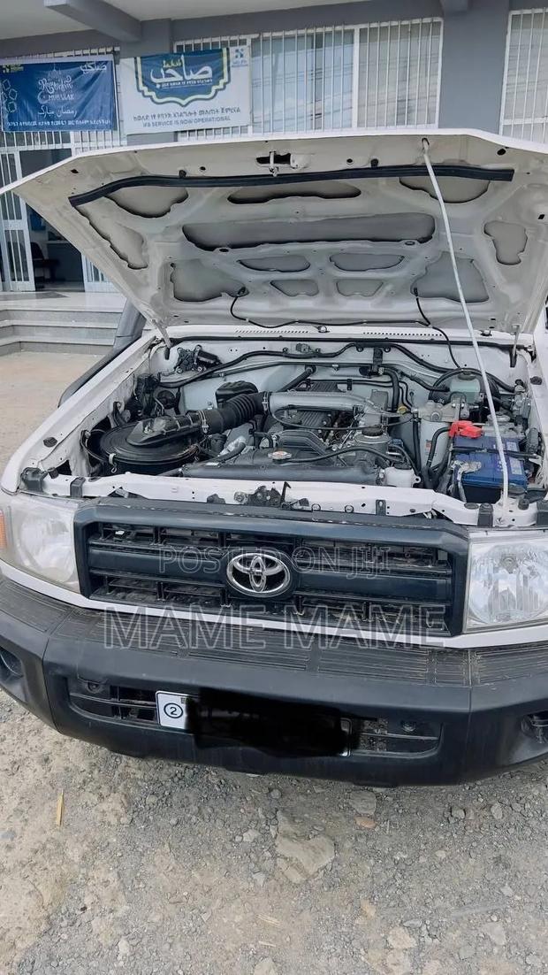 Toyota Mark II 2022 White