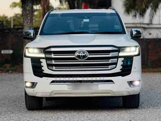 Toyota Land Cruiser 2022 White