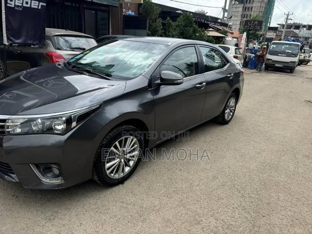 Toyota Corolla 2016 Gray