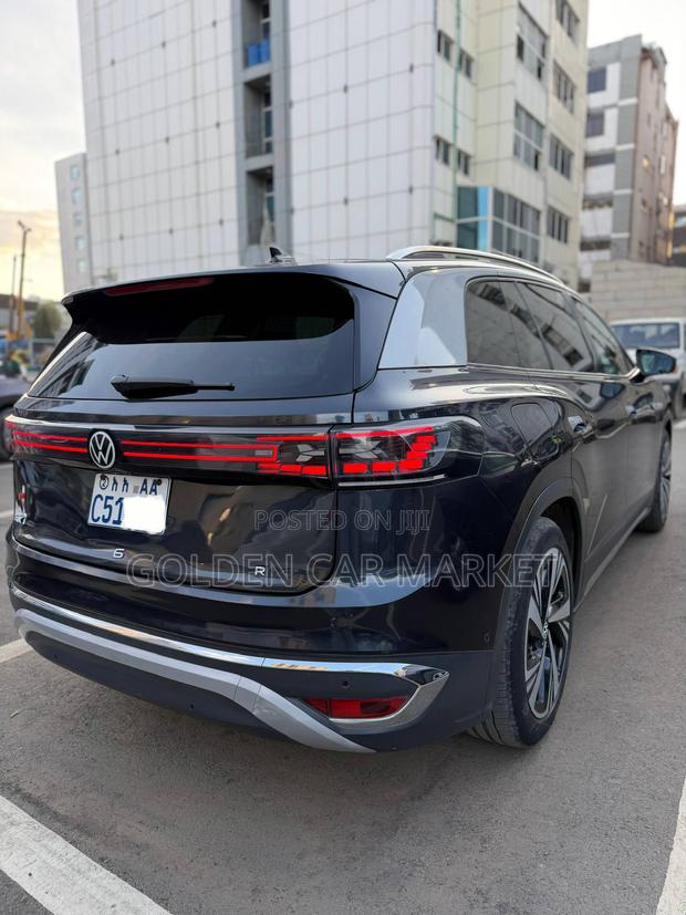 Volkswagen ID.6 2022 Black