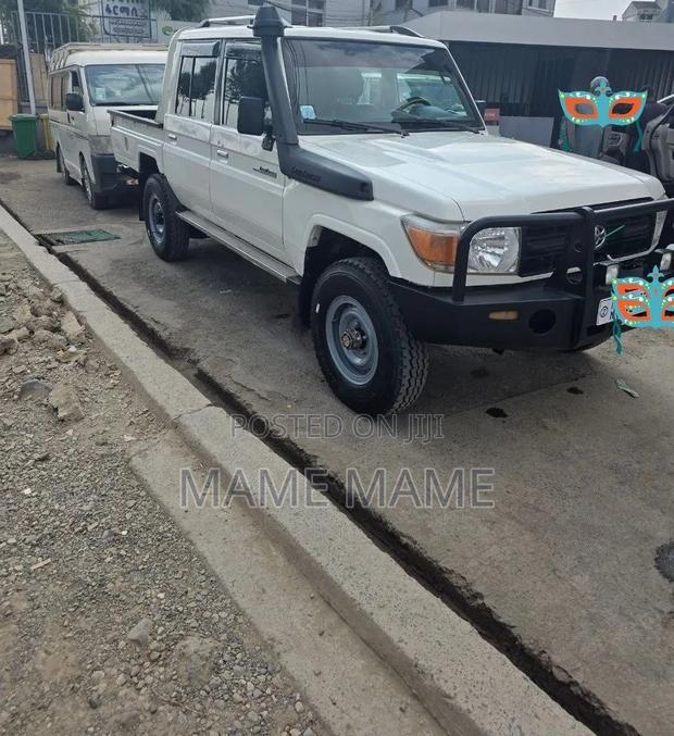 Toyota Land Cruiser 2018 White