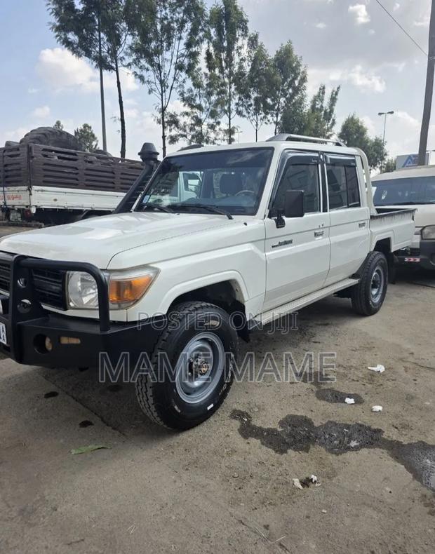 Toyota Land Cruiser 2018 White
