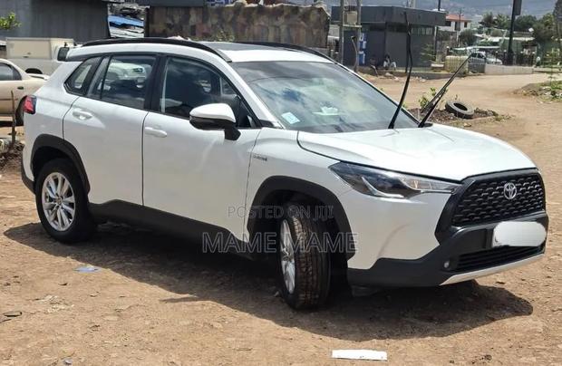 New Toyota Corolla Cross Hybrid 2023 White