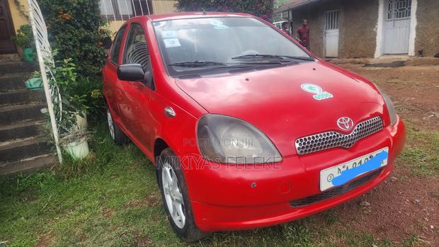 Toyota Yaris 2001 Red