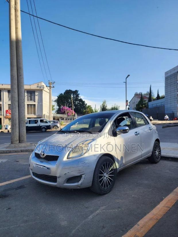 Toyota Yaris 2009 Silver