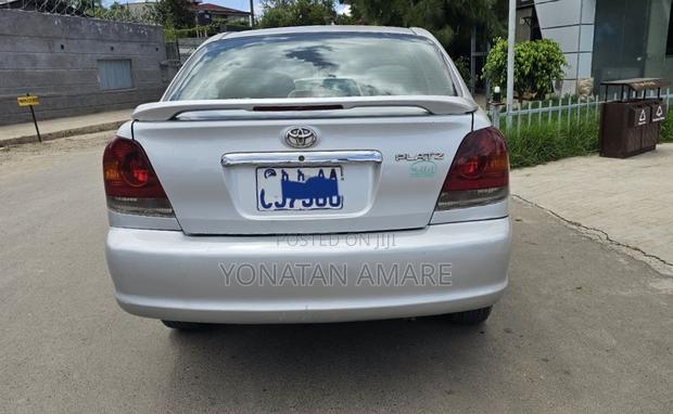 Toyota Platz 2004 Silver