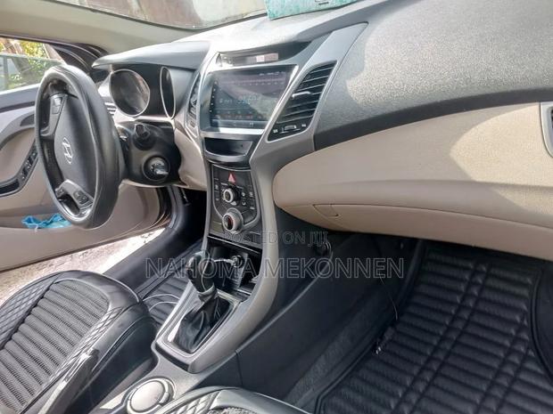 Hyundai Elantra 2014 Brown