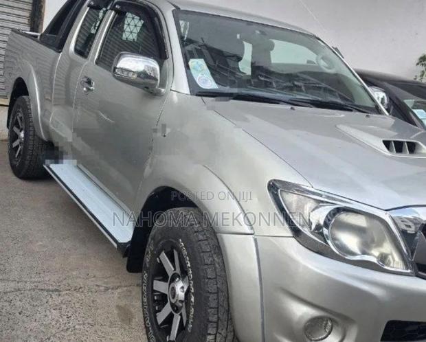 Toyota Hilux 2009 Silver