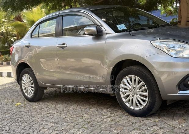 Suzuki Dzire 2022 Silver