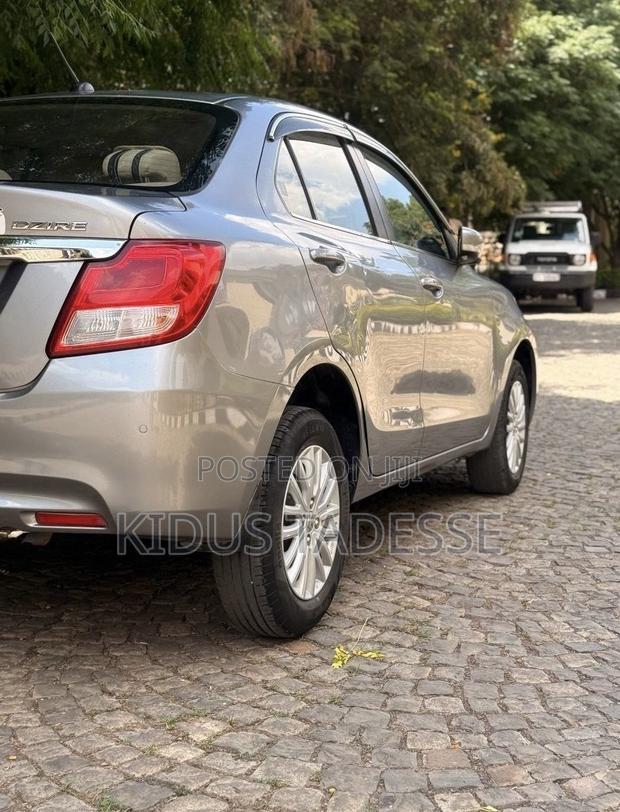 Suzuki Dzire 2022 Silver