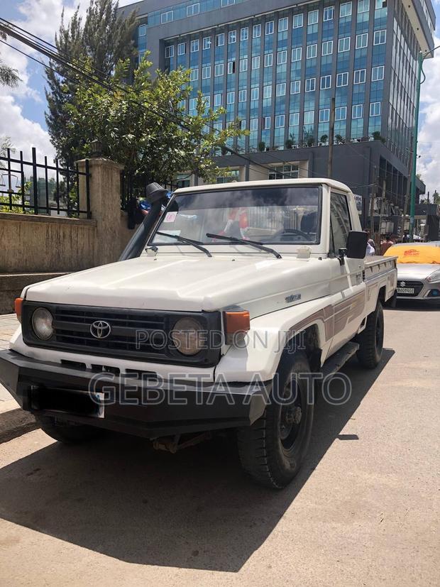 Toyota Land Cruiser 90 1997