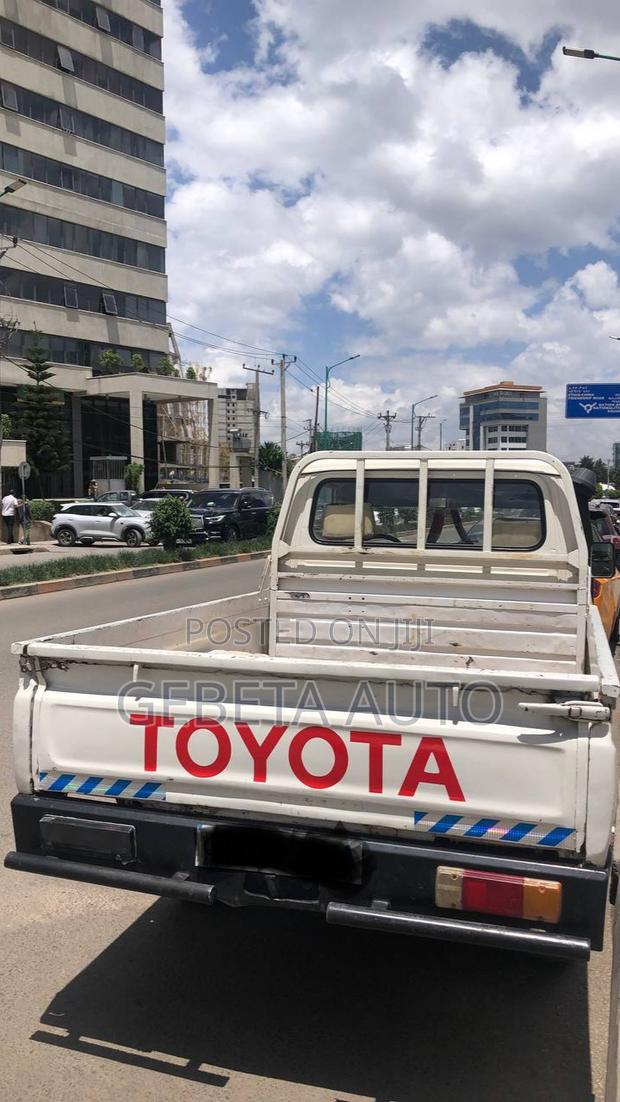 Toyota Land Cruiser 90 1997