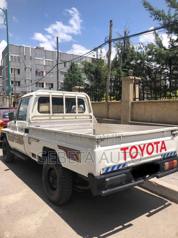 Toyota Land Cruiser 90 1997