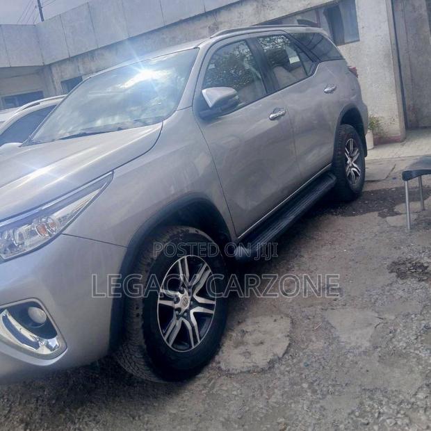 Toyota Fortuner 2019 Silver