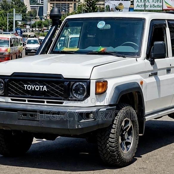 Toyota Land Cruiser 2019 White