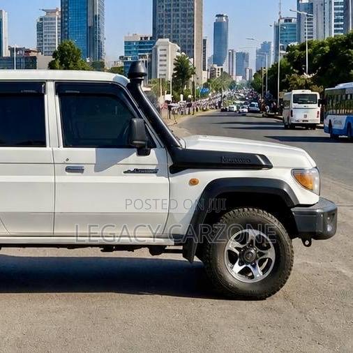 Toyota Land Cruiser 2019 White